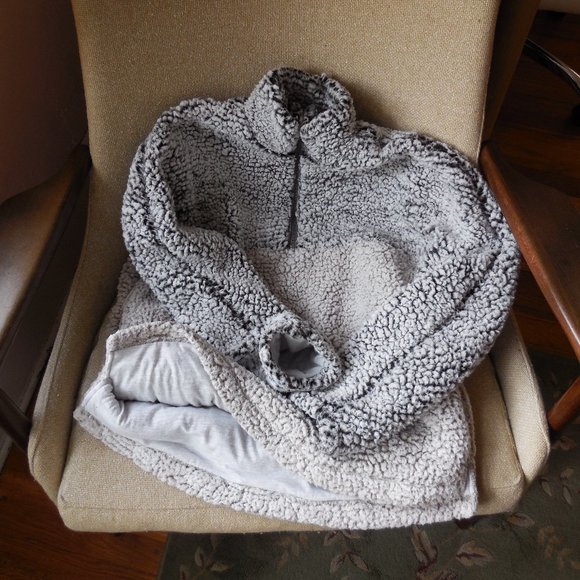 Francesca's Collections Jackets & Blazers - Grey Fleece Pullover